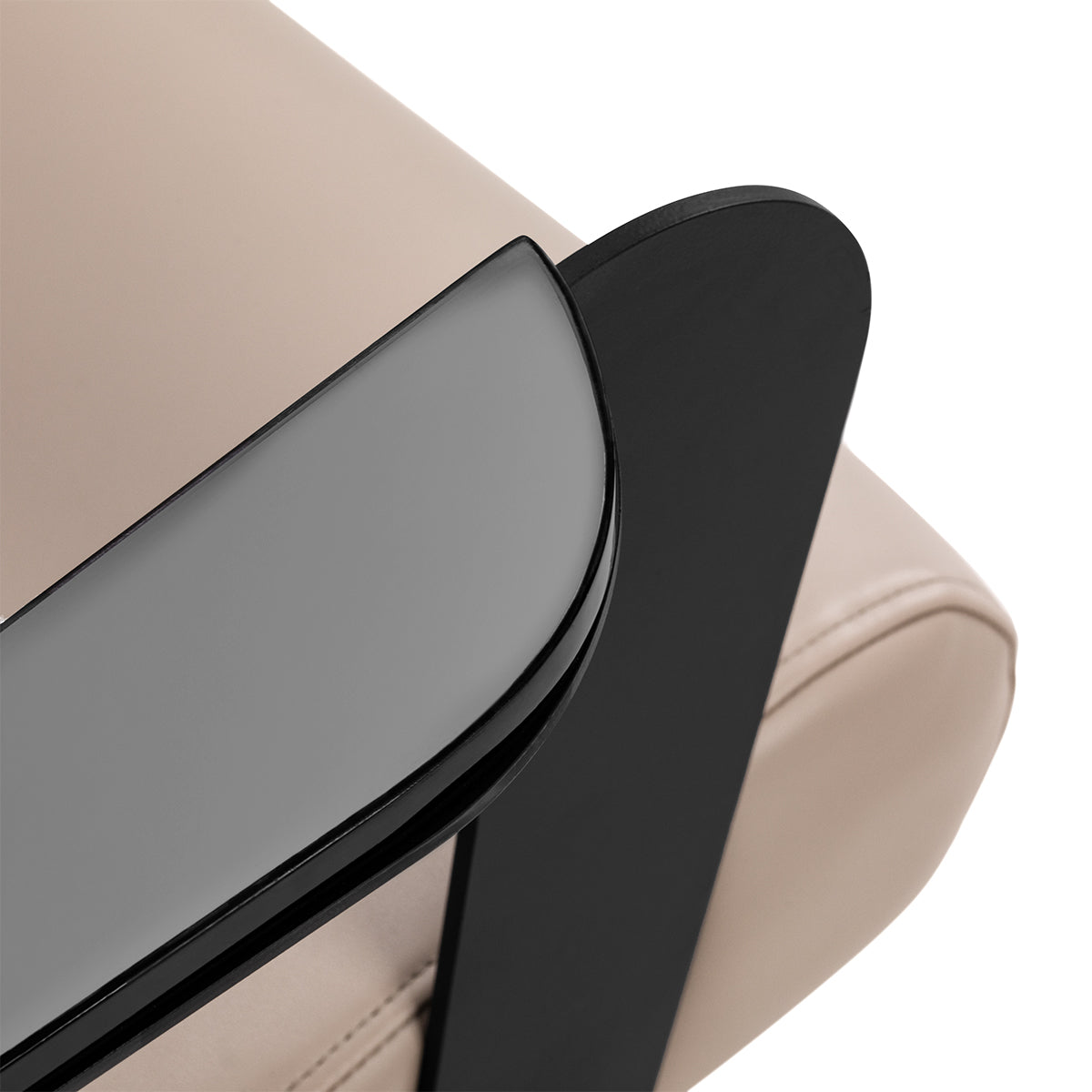 Beige Jet Latte hairdressing chair by HAIR SYSTEM with cushioned seat and backrest, modern salon furniture for styling salons.
