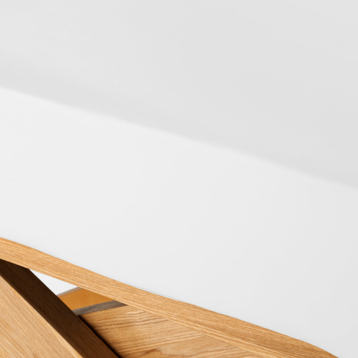 Sillon Siesta Camilla SPA Eléctrica – Blanca, Base Marrón Claro · Funda extraíble