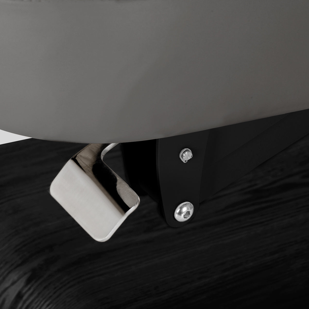 Camilla SPA Eléctrica Sillon Relax – Gris, Base Negro · Detalle de fijación
