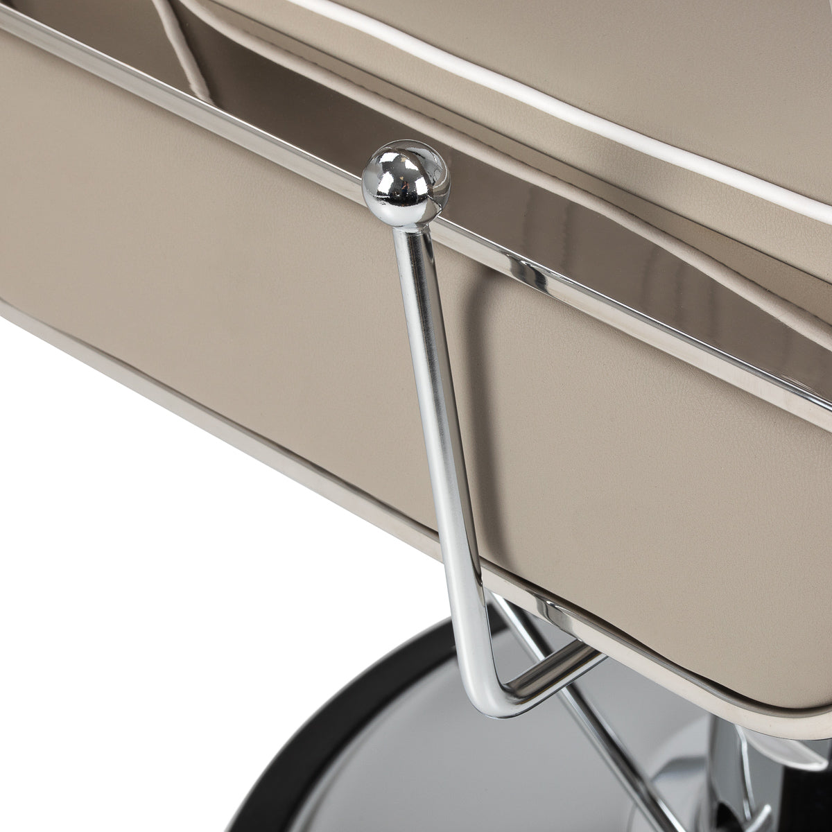 Professional beige barber chair with chrome armrests Gabbiano Rufo