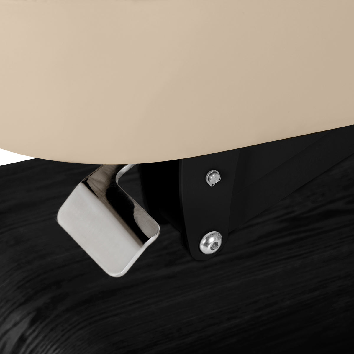 Camilla SPA Eléctrica Sillon Relax – Beige, Base Negro · Detalle de fijación