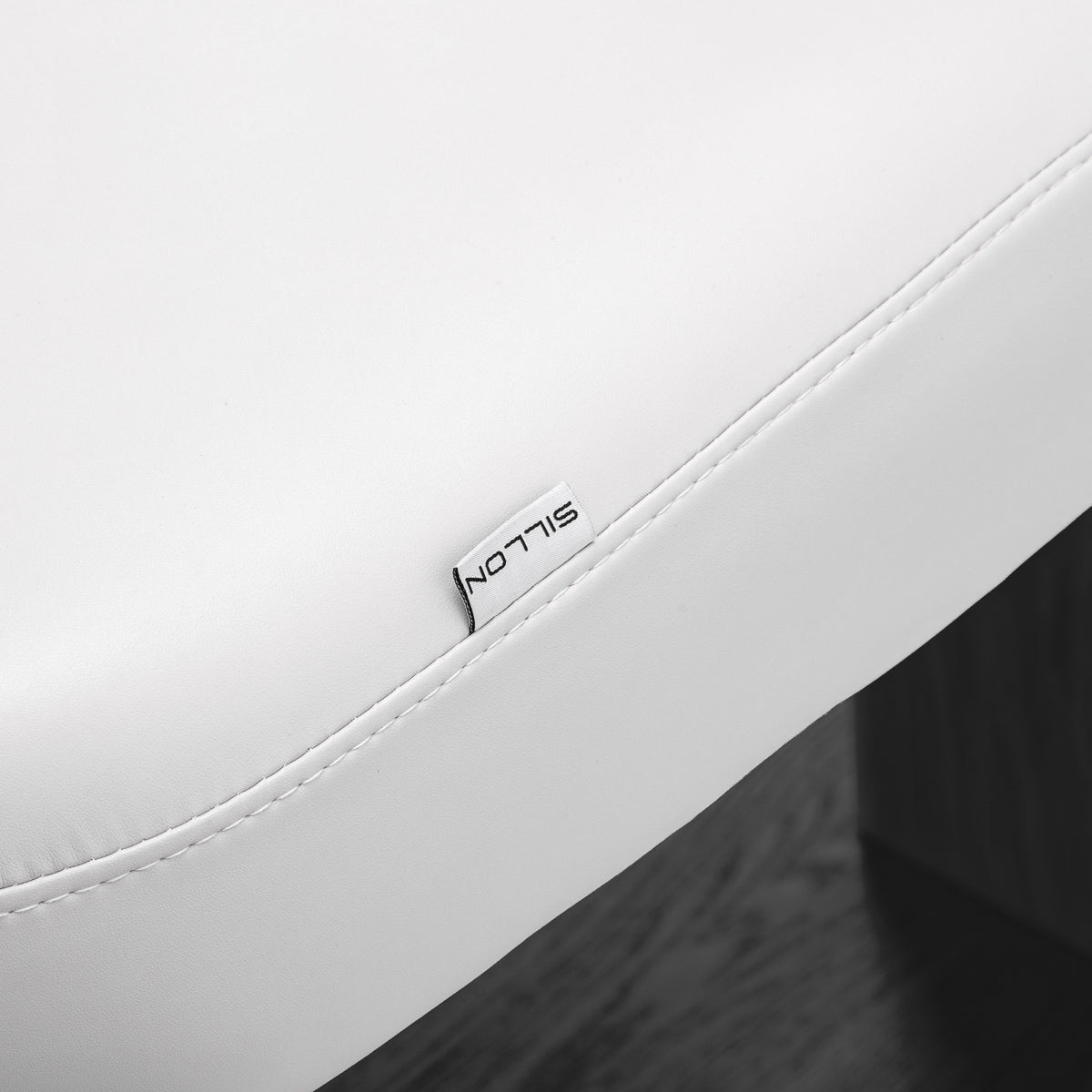 Sillon Relax · blanco / negro · etiqueta Sillon y costura